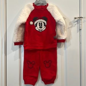 NWT! Disney baby Christmas Mickey sweatsuit